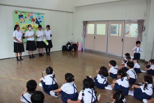 7月23日 富岳館のお姉さんから折り紙貰ったよ