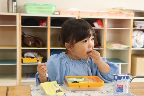 4.18 給食（もも・ひよこ）